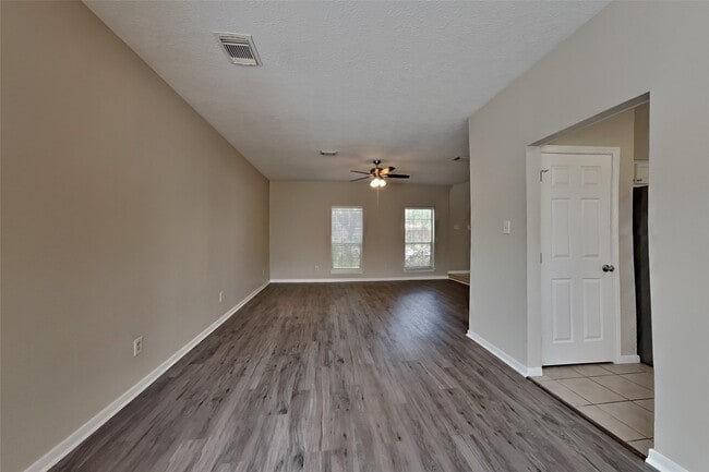 Building Photo - 11307 Sunshine Park Dr