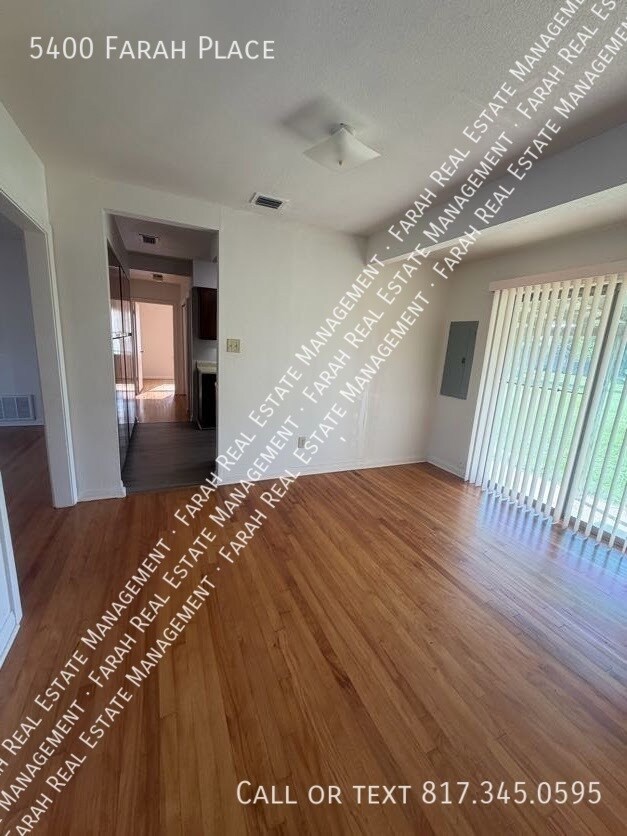 Building Photo - 5400 Farah Pl