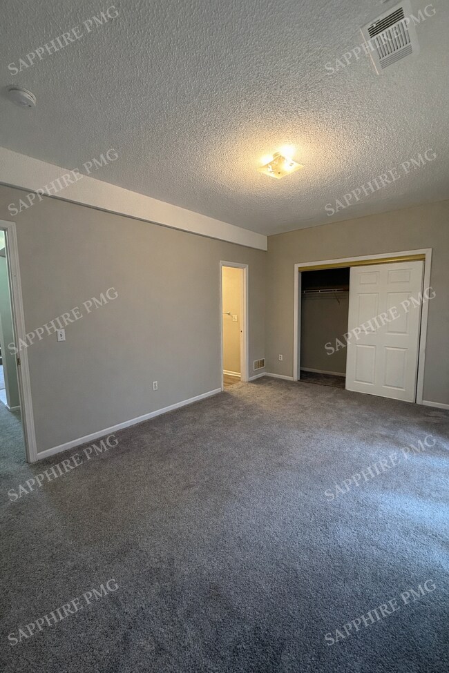 Building Photo - 5644 N Anita Ave