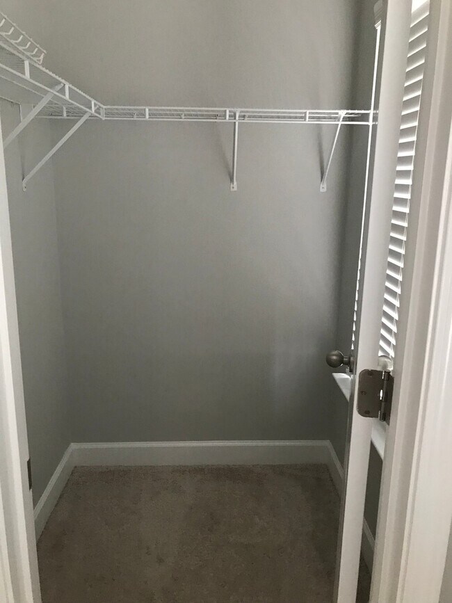 Building Photo - Reduced Rent/Move In Special/Lenox Village...