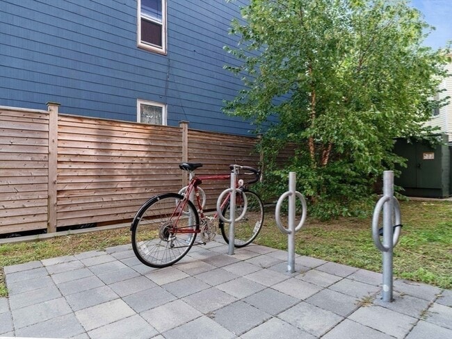 Building Photo - 70 Prospect St