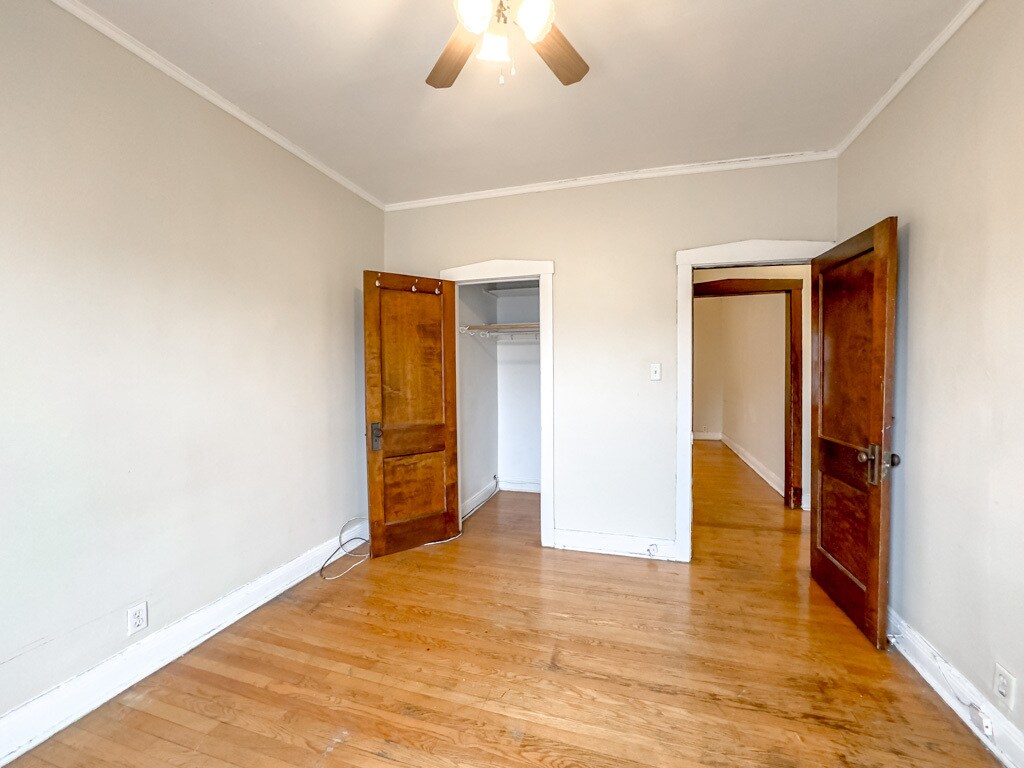 Building Photo - 4404 N Winchester Ave