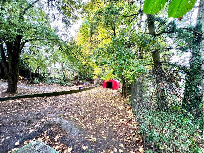 Building Photo - 1005 Bloyd St