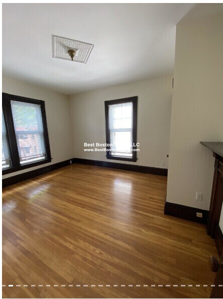 Building Photo - 211 Holland St