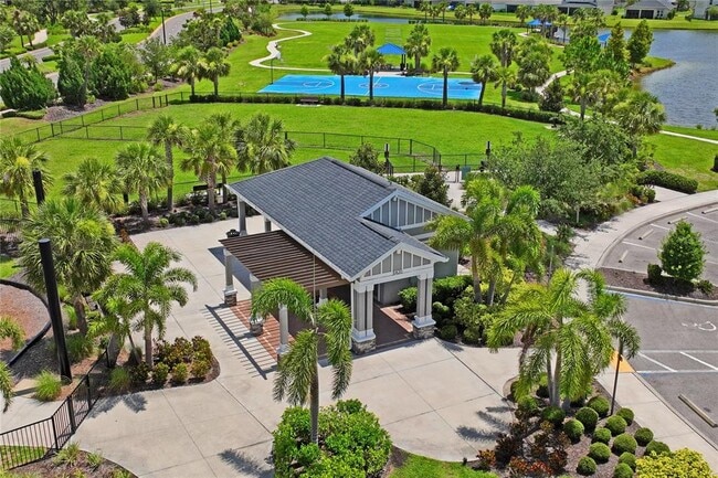 Building Photo - 6240 Fairmont Ln