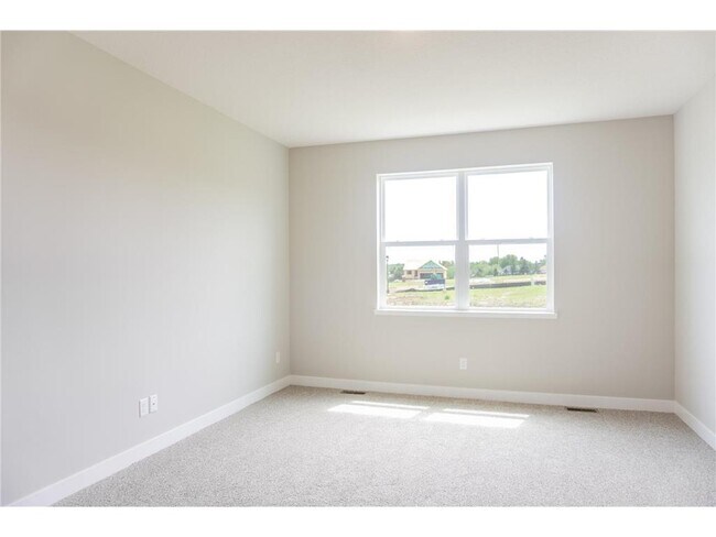 Building Photo - 717 Winterberry Ln