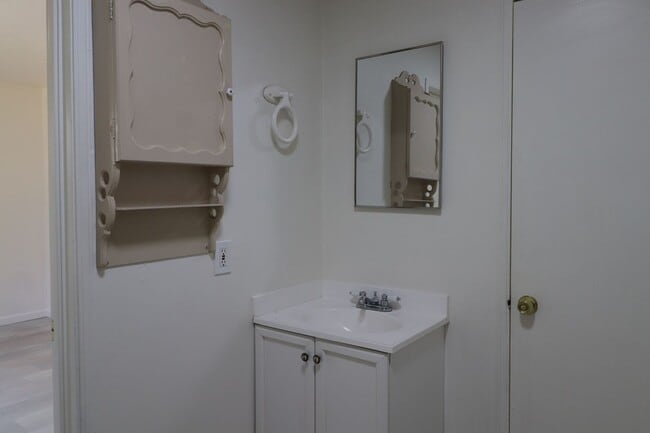 Building Photo - Charming Arroyo Grande 1BD with Private Laundry Area