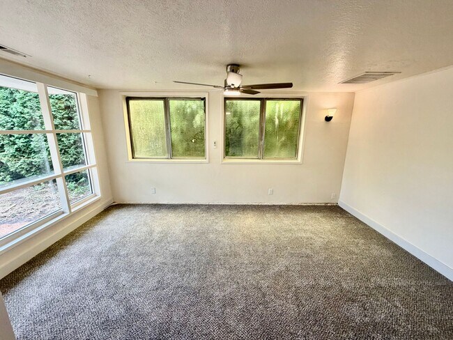 Building Photo - Kenton 3BR/2BA Single-Level Home | Private Yard, W/D Included & Off-Street Parking