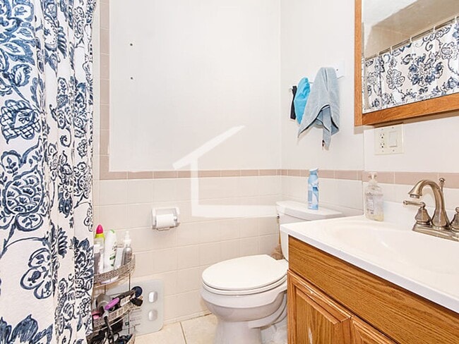 Building Photo - Awesome 2 bed in Beacon Hill.....