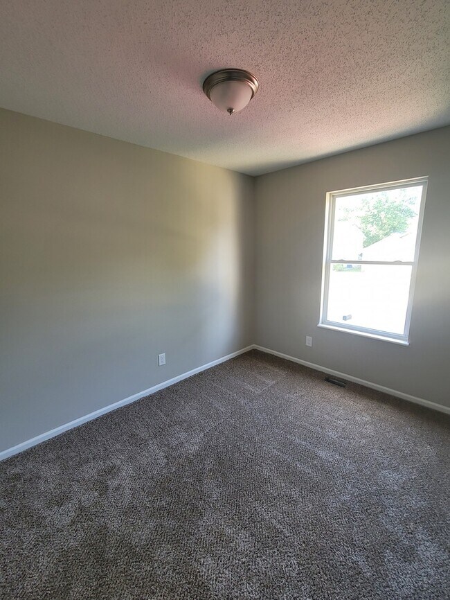 Building Photo - 969 Wynstay Cir Valley Park, MO 63088