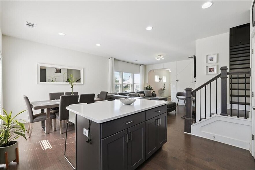 Building Photo - 162 Auburn Run Ln