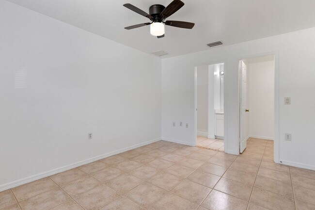 Building Photo - Duplex Lehigh Acres 221