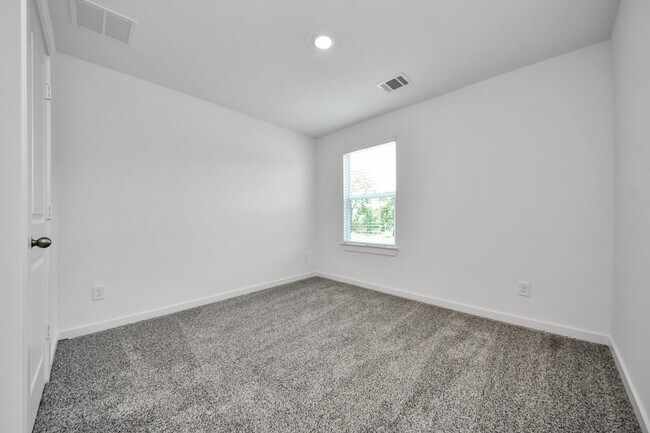 Building Photo - 2138 Olivos St