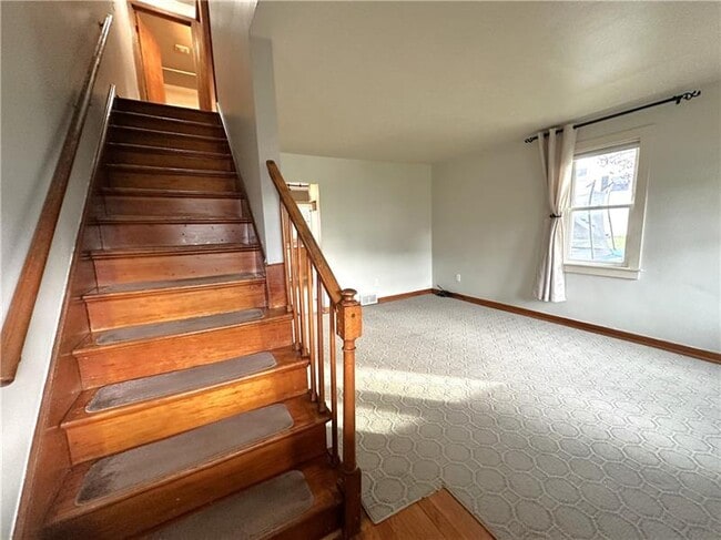 Building Photo - 1 S 6th St