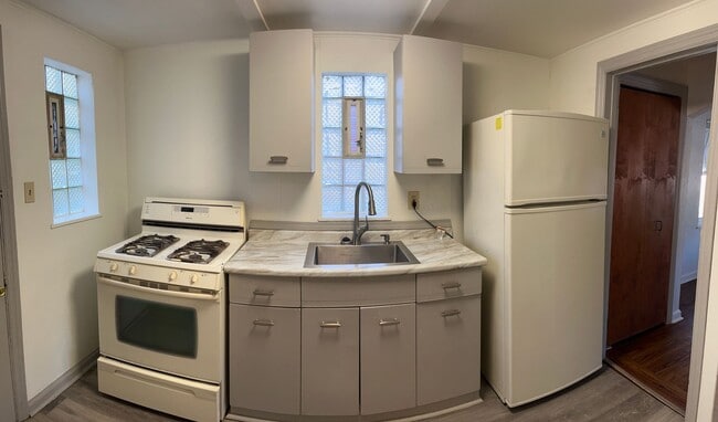 Building Photo - 2 Bedroom Stanton Heights Townhouse