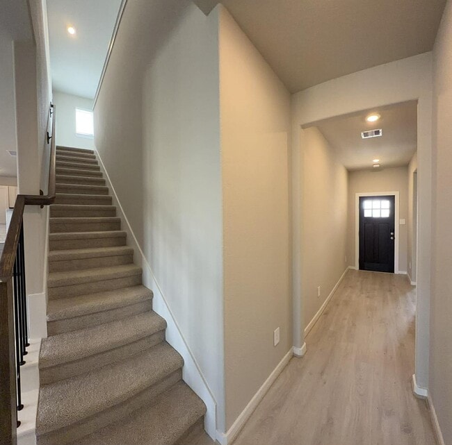 Building Photo - 2527 Gray Gale Ct