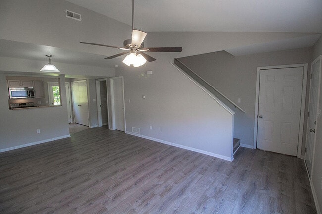 Building Photo - 1425 Greensboro Dr