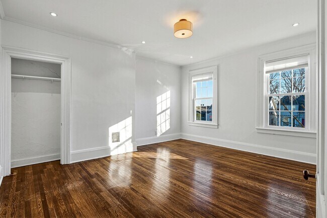 Building Photo - 37 W 34th St.