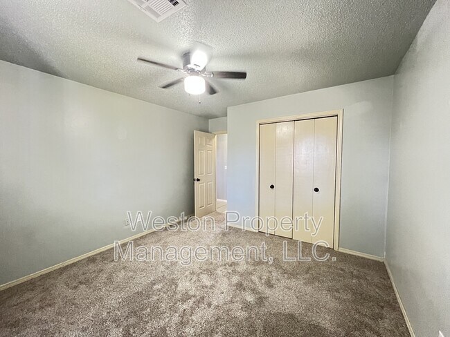 Building Photo - 10408 Blue Spruce Rd