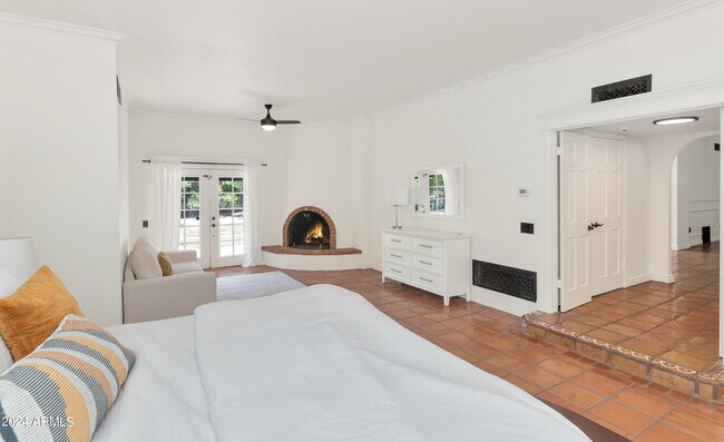 Building Photo - 8712 N 68th St