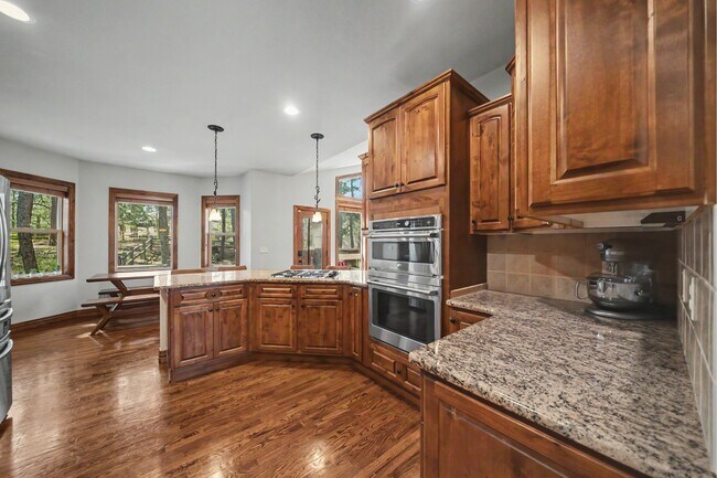 Building Photo - 18145 Bakers Farm Rd