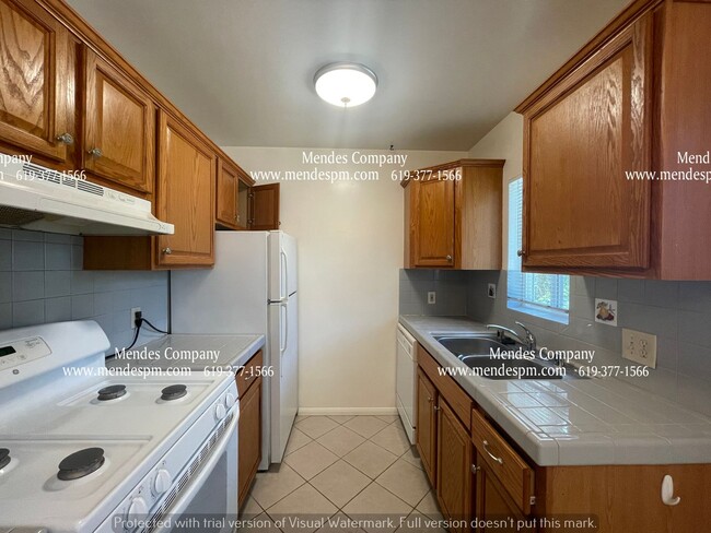 Building Photo - Charming 2 bd / 1 bth Apartment Nestled in...