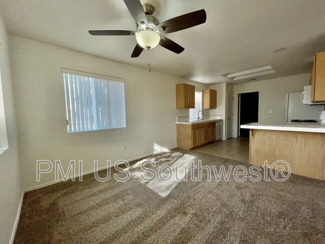 Building Photo - 4891 S Rinaldi Dr