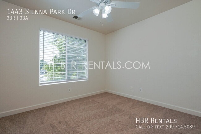 Building Photo - 1443 Sienna Park Dr