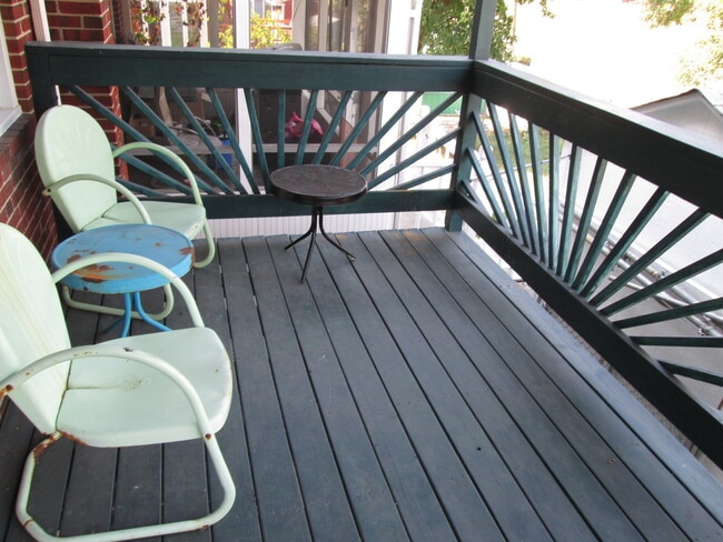 Building Photo - 3BR/2BA Townhome in Dundalk!