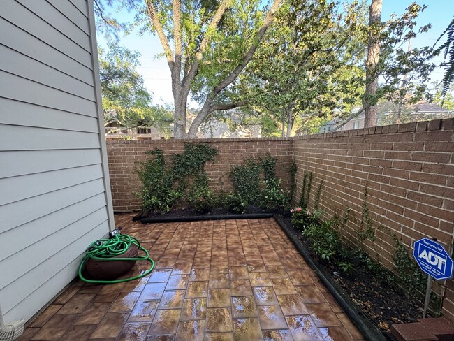 Building Photo - 1970 Augusta Dr