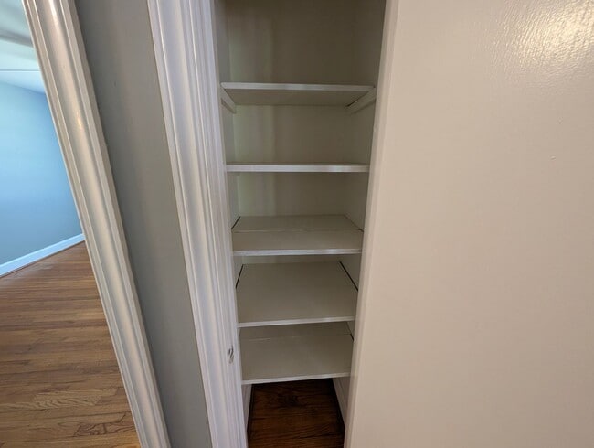 Building Photo - 3 Bedroom, 1.5 Bath Home with HVAC & Fenced Backyard