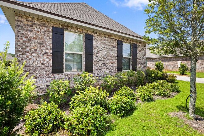 Building Photo - 212 Blaze Blvd