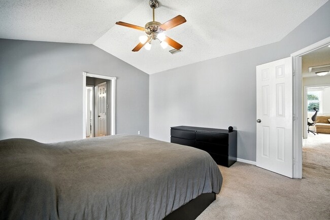 Building Photo - 1036 Woodsmans Reach