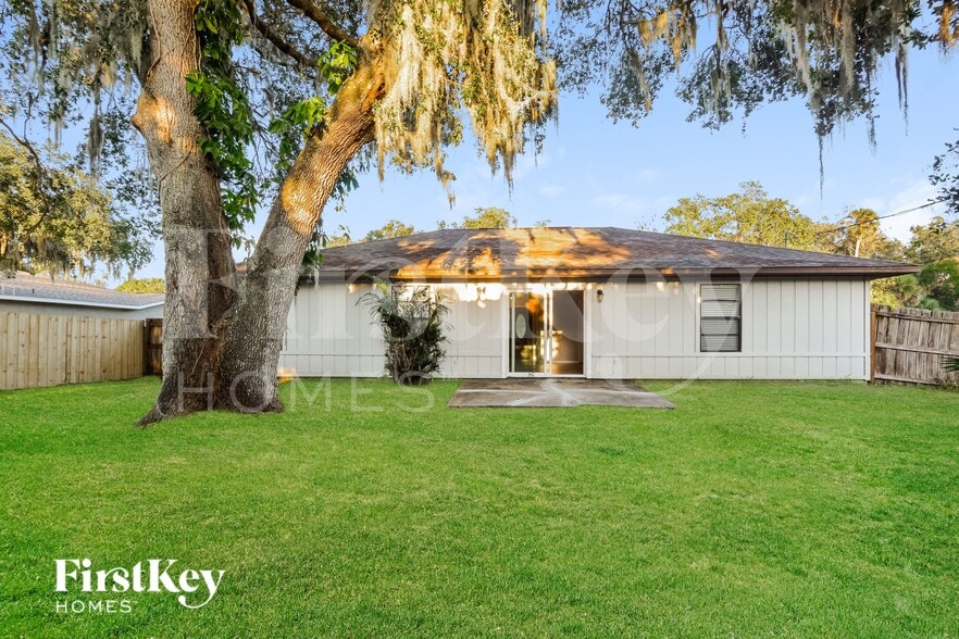 Building Photo - 2526 Needle Palm Dr