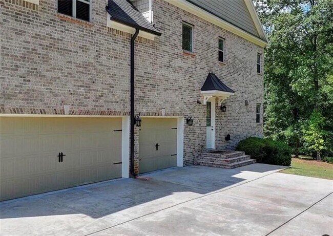 Building Photo - 4105 Hopewell Springs Dr