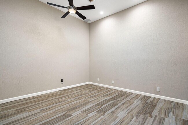 Building Photo - 46395 Ryway Pl