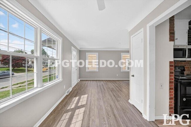 Building Photo - 4406 Asbury Dr