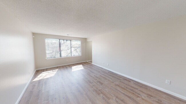 Building Photo - Free Months Rent! Beautiful 1-Bedroom West...