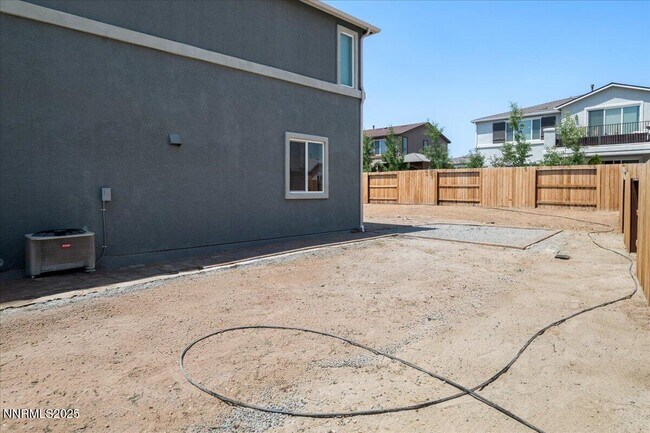 Building Photo - 2228 Butte Creek Dr