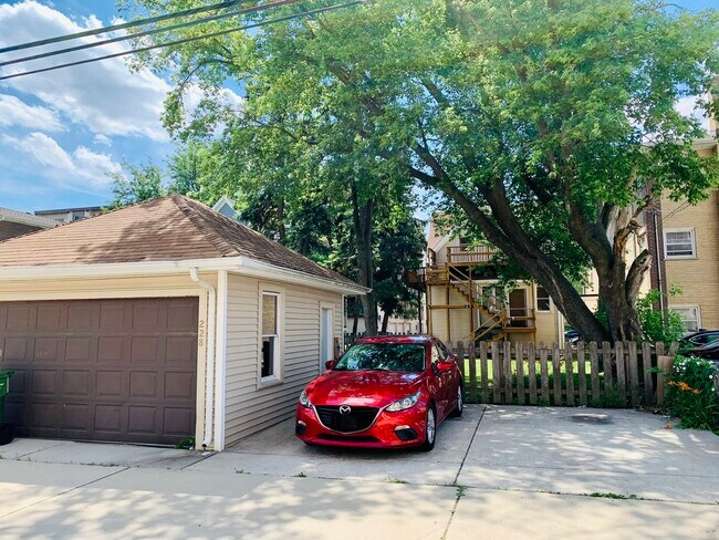 Building Photo - 228 Marengo Ave