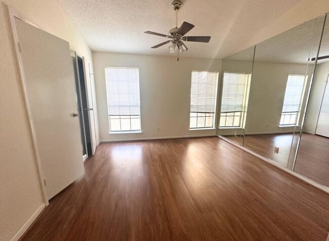 Building Photo - 7575 Cambridge St