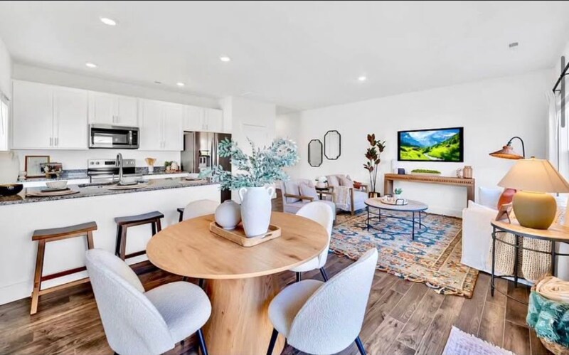 Building Photo - 3044 Bogart Ln