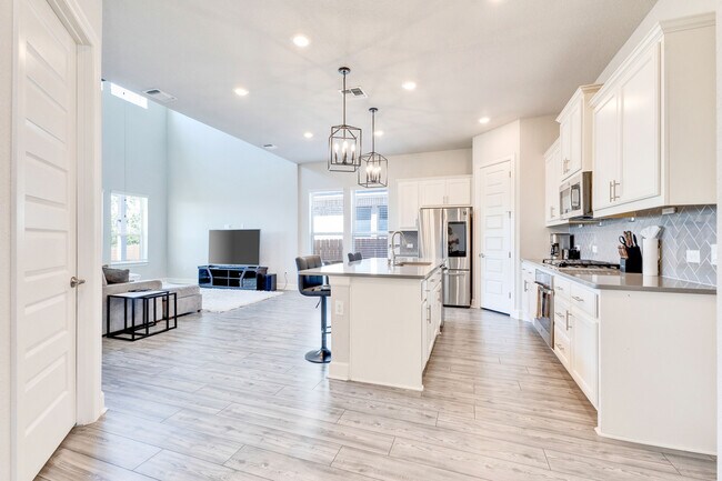 Building Photo - 13004 Stanford Dr