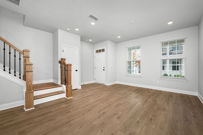 Building Photo - 2718 Willowoak Trl