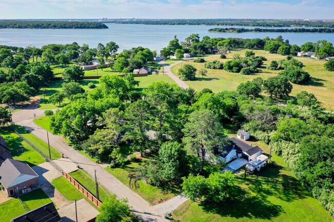 Building Photo - 4109 Brooks Baker Ave