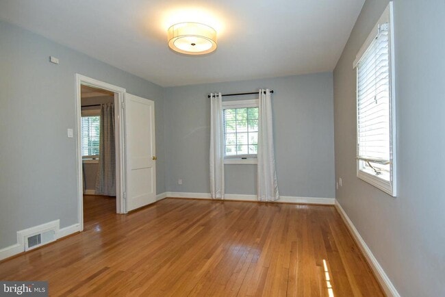 Building Photo - 6127 Brook Dr