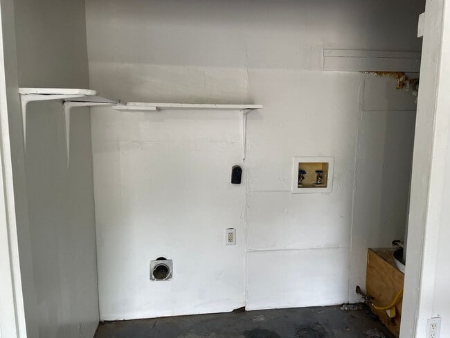 Building Photo - Available Now | Single-Story 3 Bed, 2 Bath | Prime Waco Location | Cul-de-Sac Lot with Garage | P...