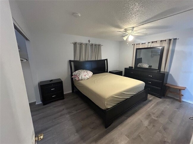 Building Photo - 2101 Utica Dr