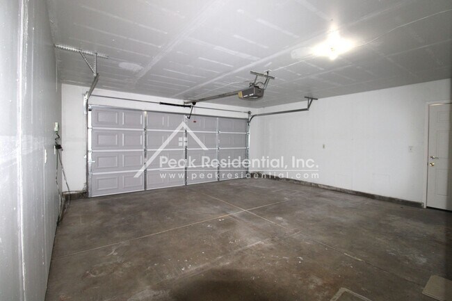 Building Photo - Nice Elk Grove 3bd/2ba Home with 2 Car Garage