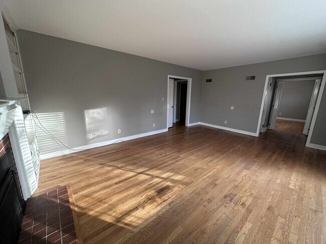 Building Photo - Click the “Apply Now” button or email wapmrentals@gmail.com for a prompt response.